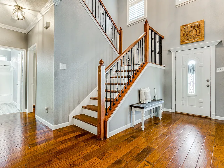405 Parkshire Dr — Photo 9