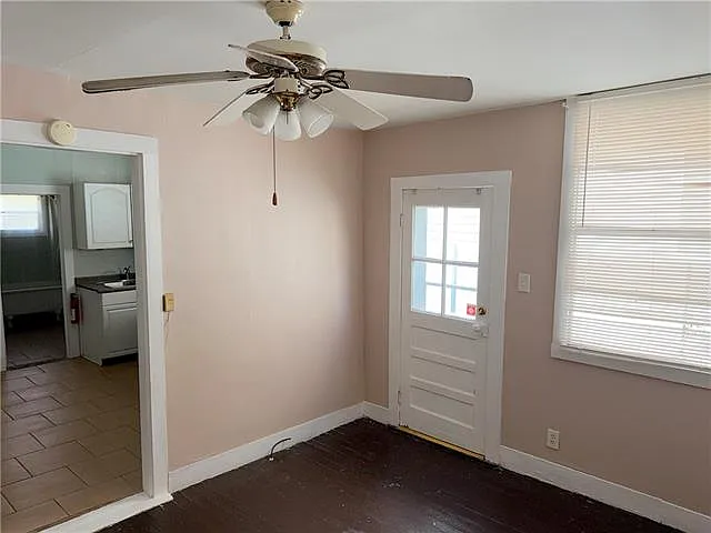 4618 Annunciation St — Photo 4