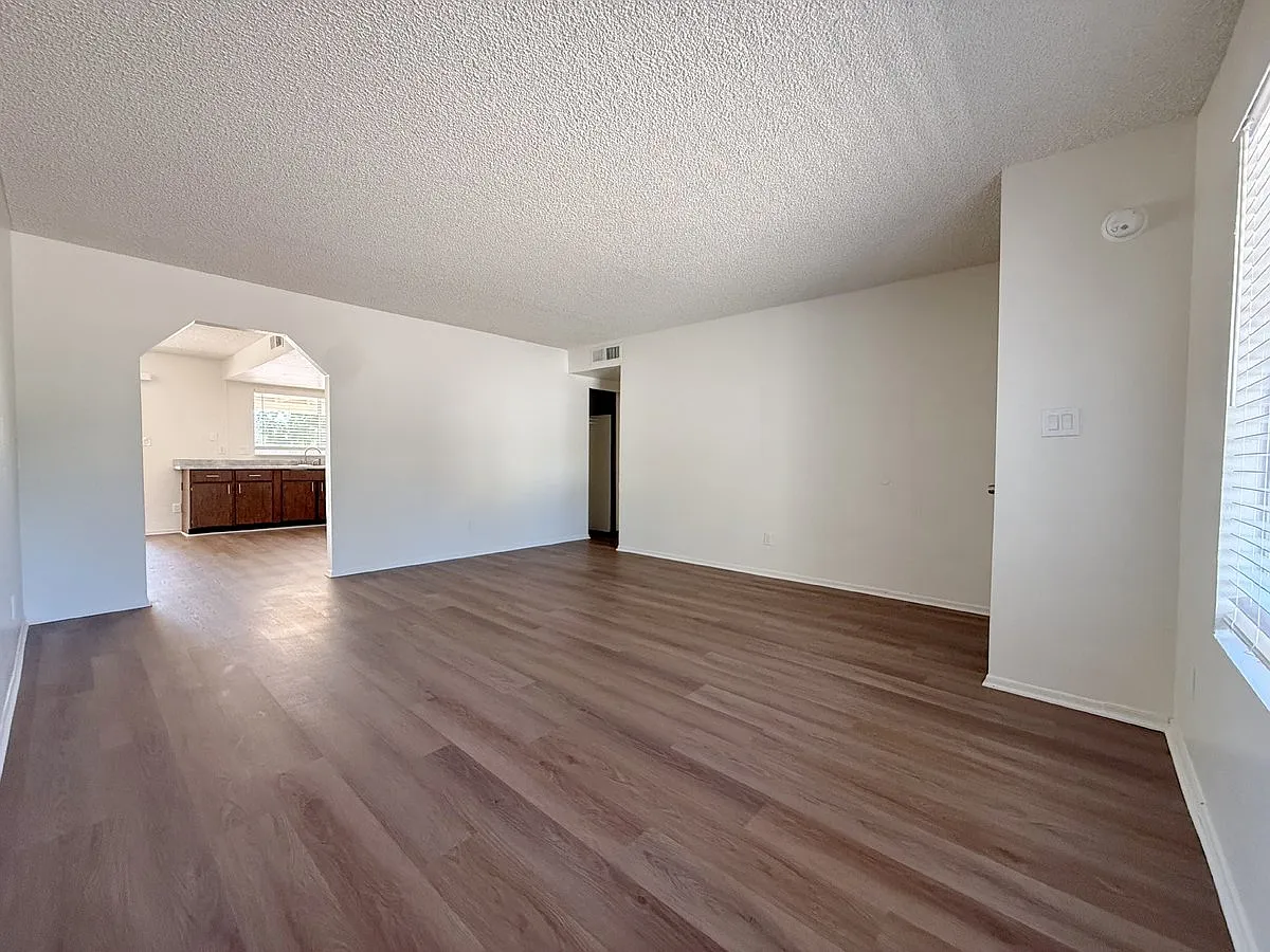 5321 W. Sierra St. — Photo 4