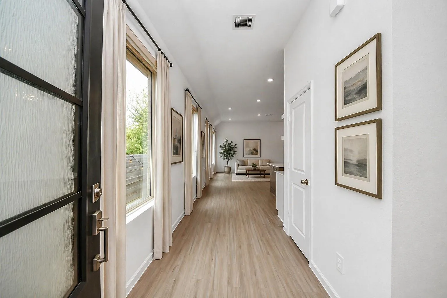 3 bed, 2.0 bath, 1512 sqft, $2,400 — Photo 4