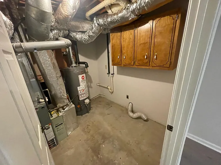 2423 Falcon Ct — Photo 16