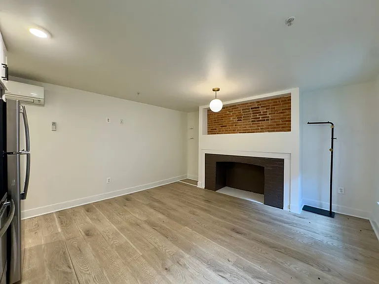 415 Saint Paul St — Photo 10