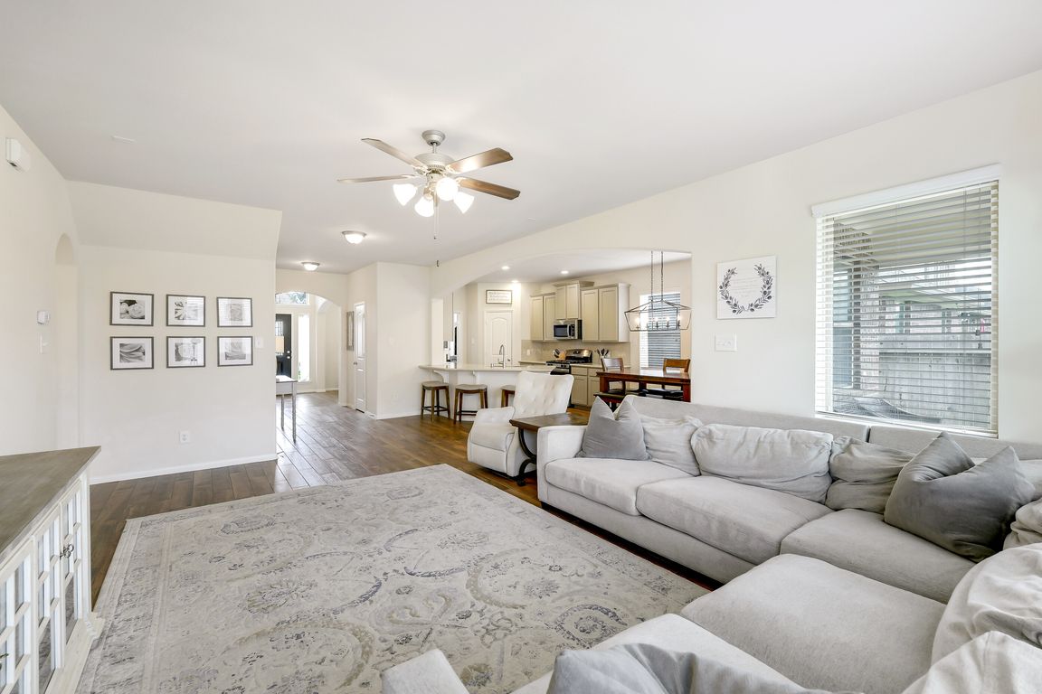 next background image