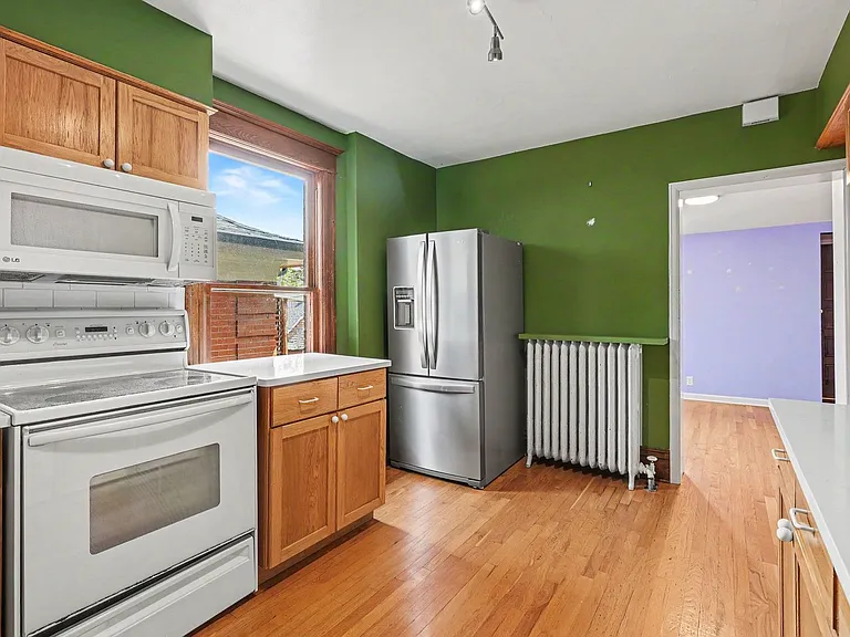 1270 N Emerson — Photo 9