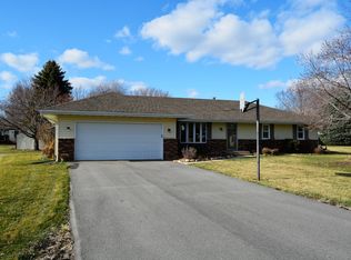 7464 Farview Dr, Cherry Valley, IL 61016