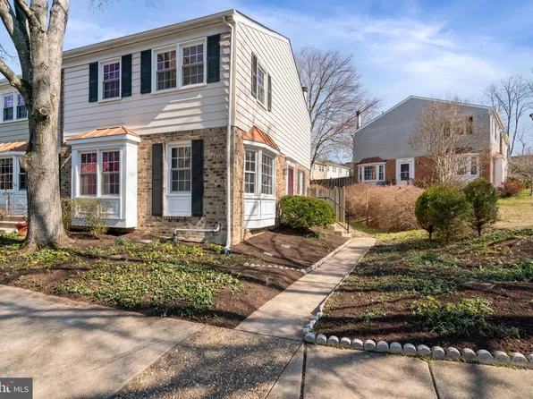 4945 McFarland Dr, Fairfax, VA 22032