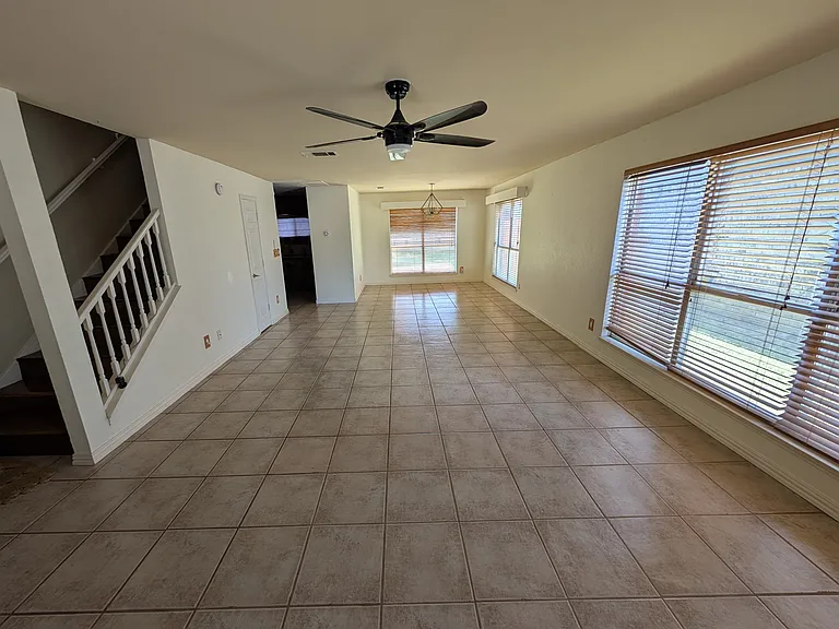 8528 Pedernales Trl — Photo 4