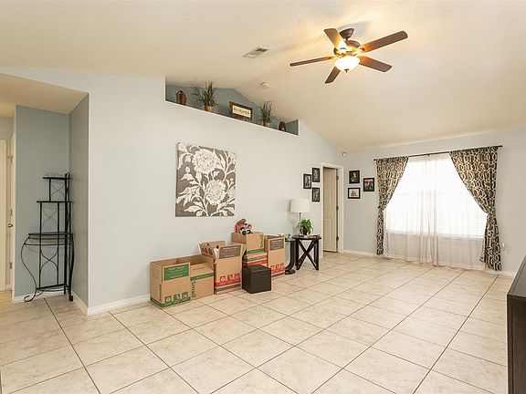 4th image of 318 Hilburn Pl