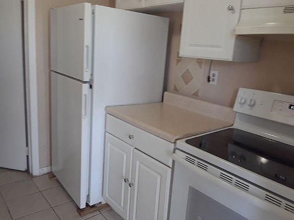 5th image of 2870 NW 192nd St