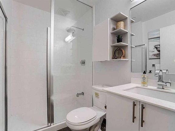 3rd image of 225 Sackville St #1810