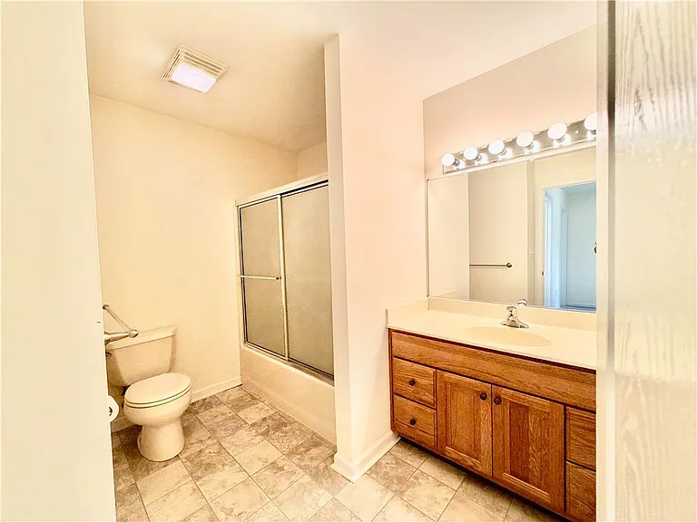 1433 Salisbury Rd — Photo 24