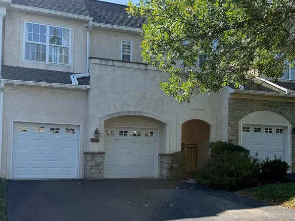 8 Three Oak Ln, West Chester, PA 19382