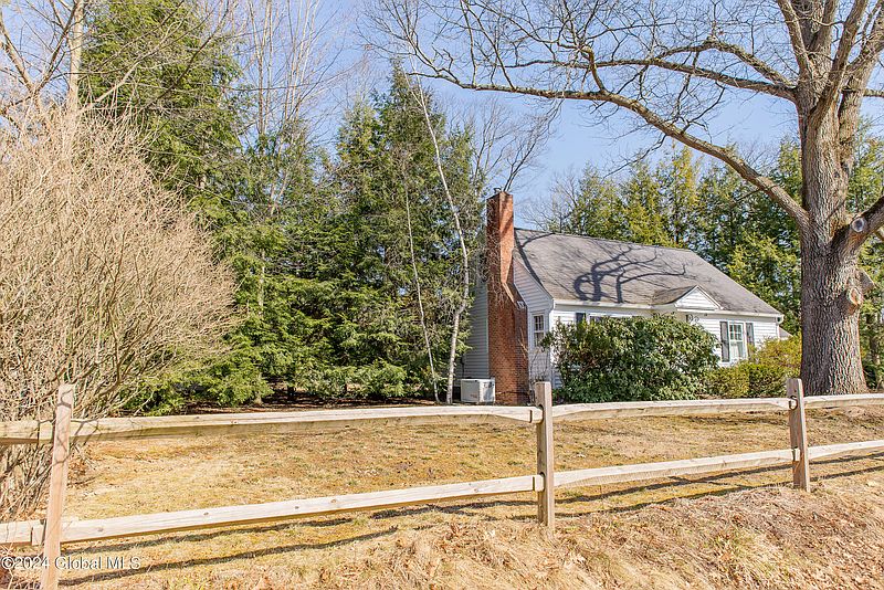 3rd image of 147 Willow Lane
