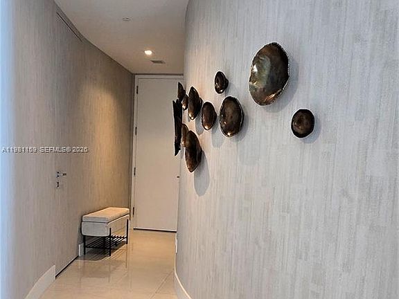 3rd image of 18975 Collins Ave Unit 2504