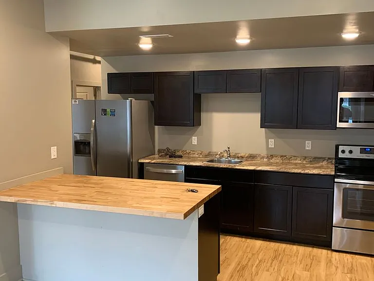 425 N Walnut St — Photo 42