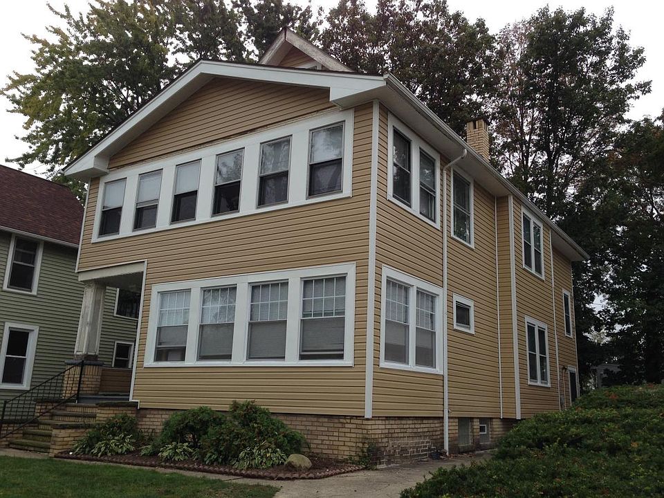 18417 Sloane Ave. Lakewood Ohio 44107