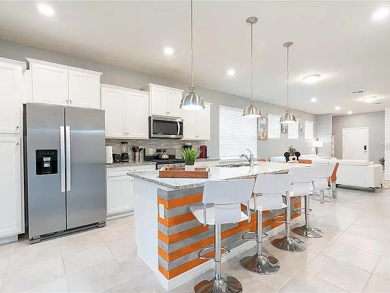 7243 Oakmoss Loop — Photo 10