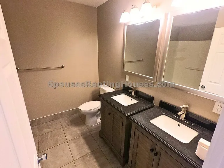 1402-1404 Charles St — Photo 14