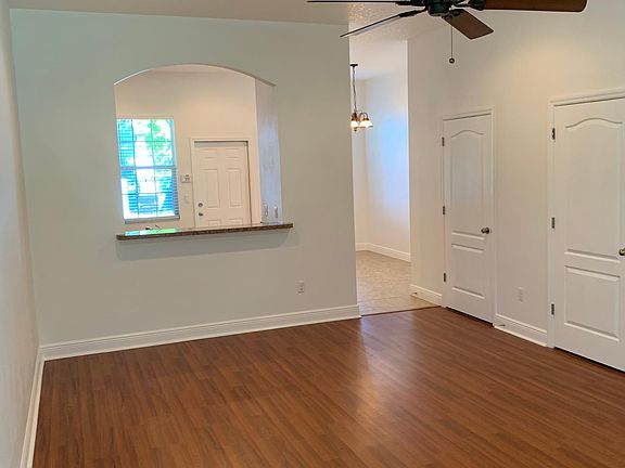 4th image of 541 Delmar Ter S