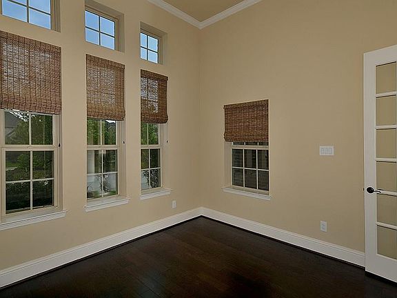3rd image of 15 E Twin Ponds Ct