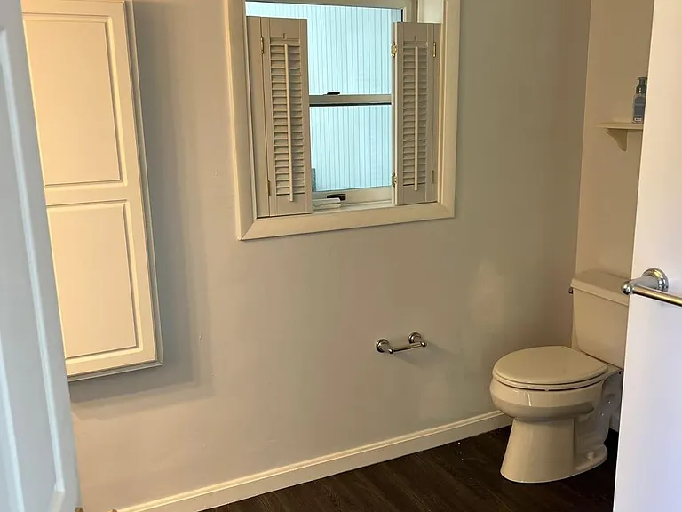 219 Saint James Dr — Photo 11