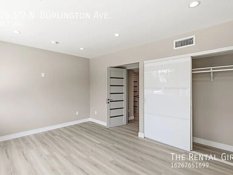 225 1/2 N Burlington Ave — Photo 20