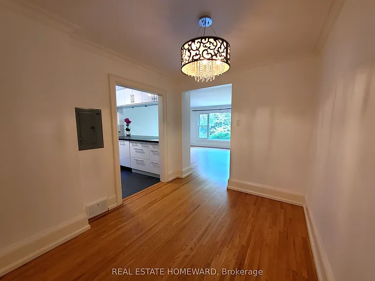 21 Love Cres #MAIN FLOOR — Photo 19