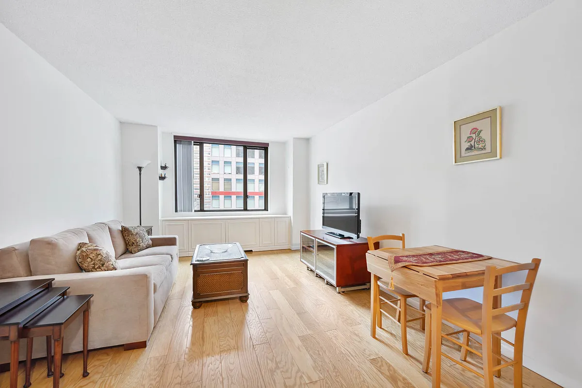 300 East 54th St Unit 14E  
