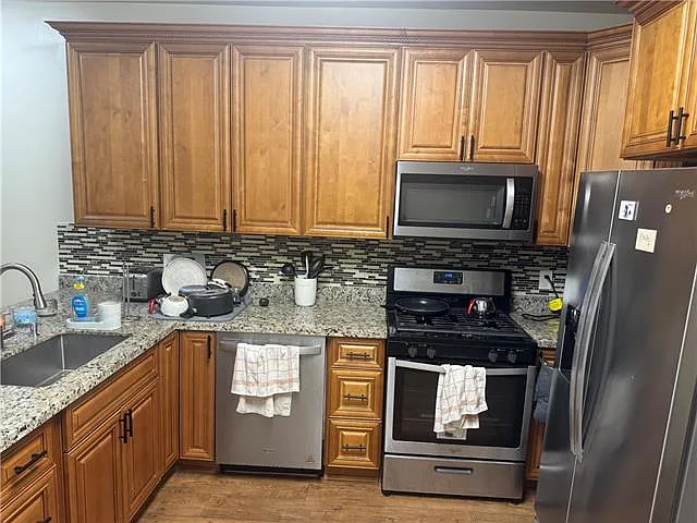 2319 Broadway St — Photo 4