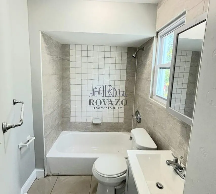 Building Photo - 591 S 19th St #1