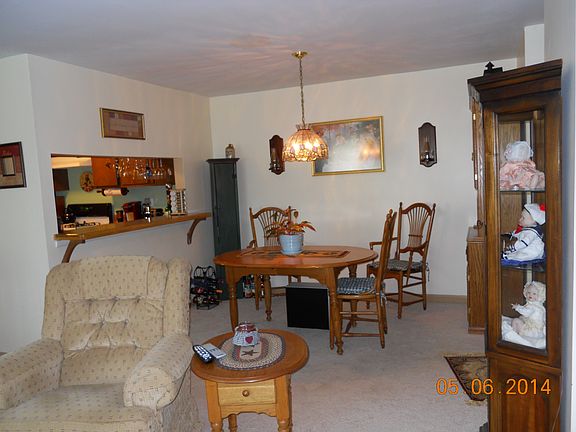 Living Rm/Dining Area