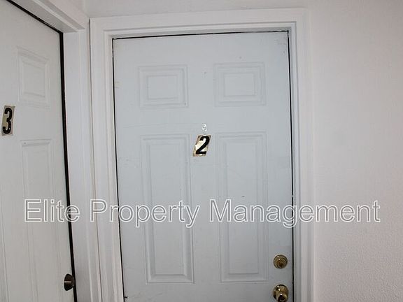 2nd image of 1529 Oakshire Ln #2