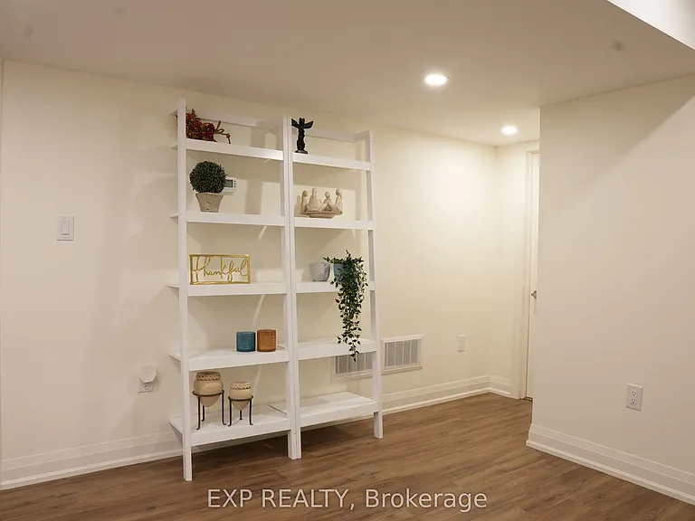 1167 Bancroft Dr #BASEMENT — Photo 18