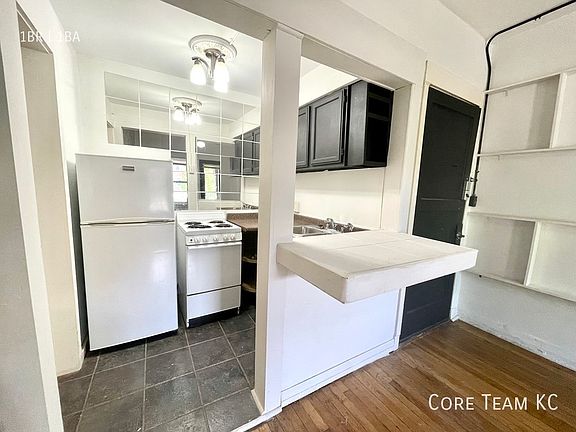 5th image of 3 E 38th St #3E