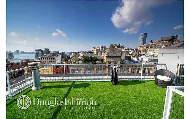 Sold by Douglas Elliman | media 24