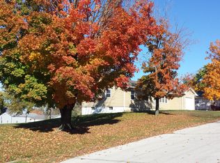 652 Dawson Dr, Paris, MO 65275