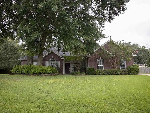 2nd image of 100 Paluxy Dr