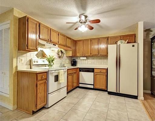 5th image of 35 Randolph Dr