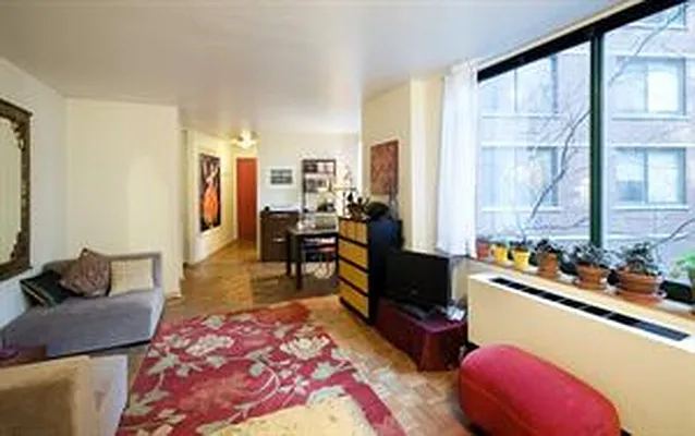 Rented by Douglas Elliman | media 14