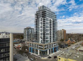 2007 James St #904, Burlington, ON L7R 0G7