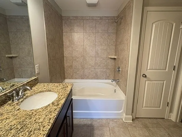 216 Bixby Private Ln — Photo 18