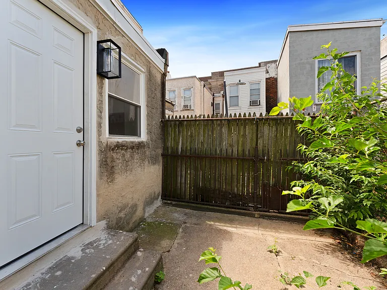 3010 Emerald St — Photo 14