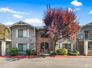 8021 234th St SW APT 203, Edmonds, WA 98026