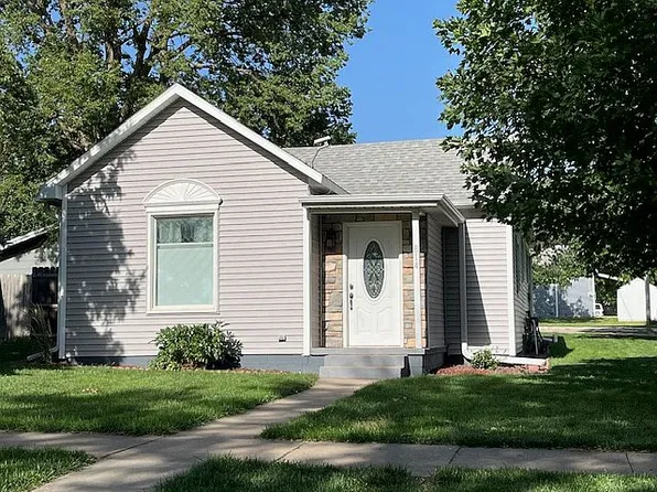 814 14th St, Aurora, NE 68818