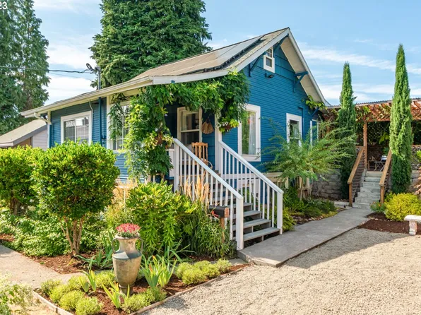 160 W Exeter St, Gladstone, OR 97027