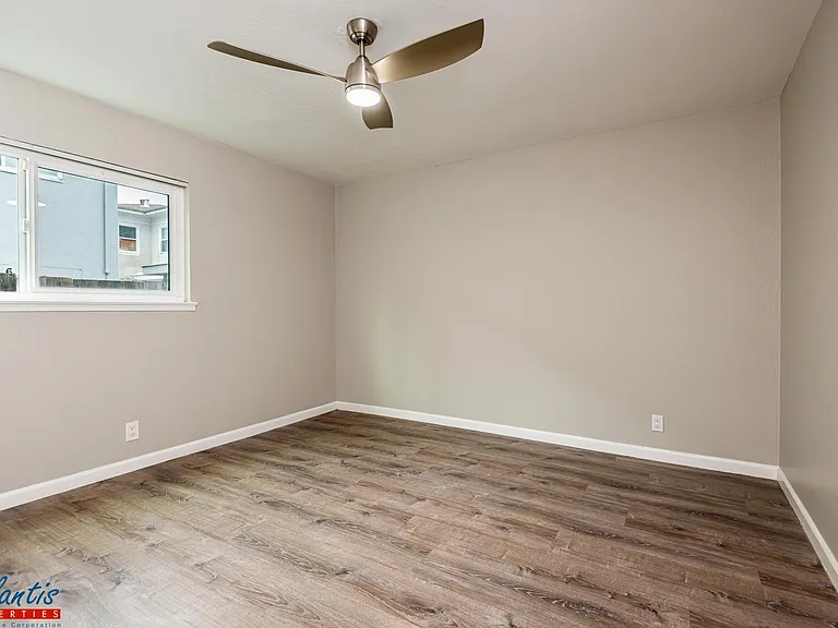 283 E Reed St #5 — Photo 4