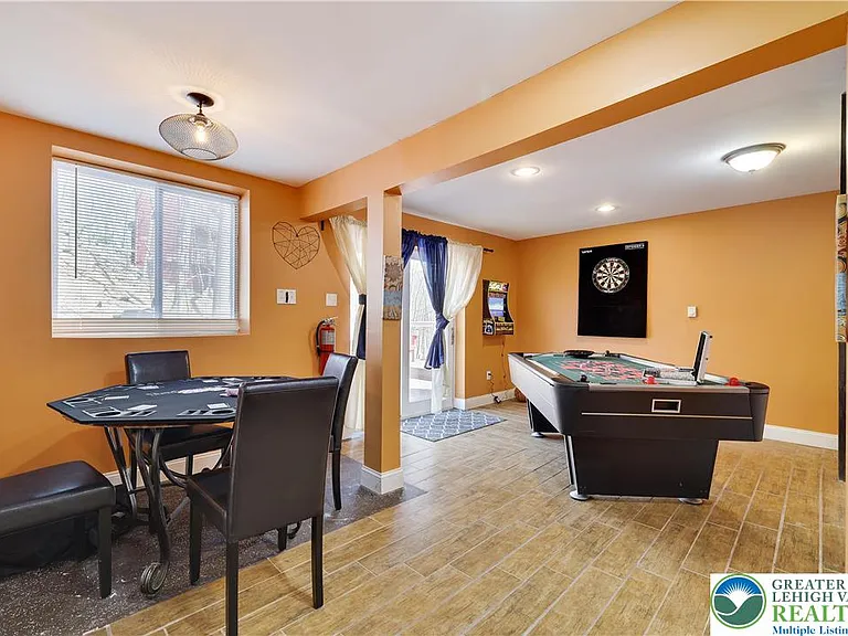 163 Cambridge Ct — Photo 41
