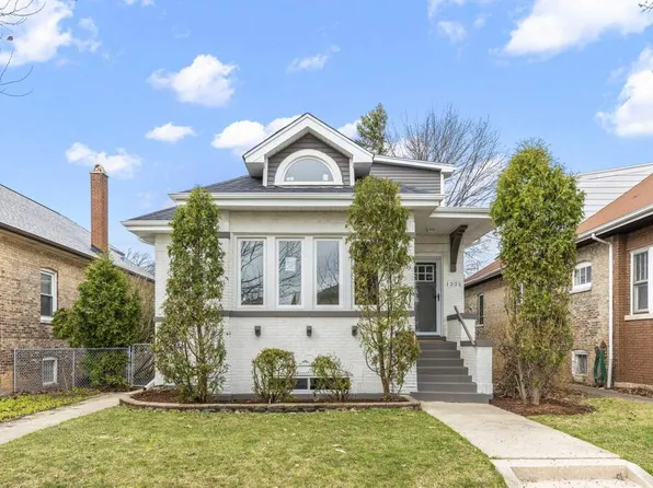 1225 N Harvey Ave, Oak Park, IL 60302