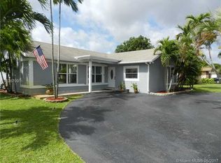 8560 NW 5th St, Pembroke Pines, FL 33024