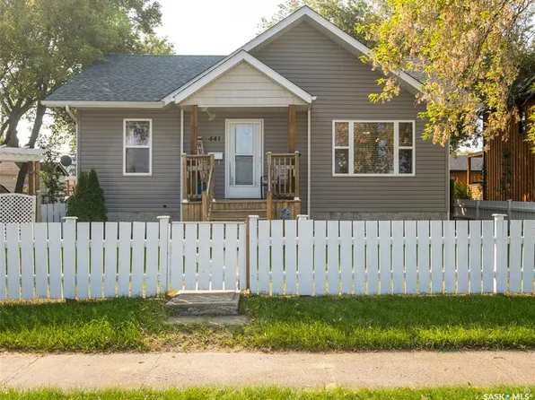 441 6th STREET E, Prince Albert, SK S6V 0N3